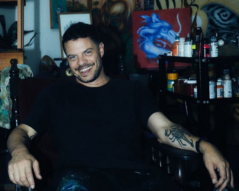 O talentoso e futuro papai Mateus Bailon dá o start a mais uma genial exposição no dia 28, sexta que vem, na Galeria Cosmos no Casa Hall, em BC. “Reina sob Sol e Sombra” que apresentará a floresta como um território onde natureza, mito e imaginação operam em continuidade. Vale conferir!