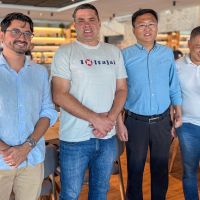 Prefeito recebe comitiva de chineses