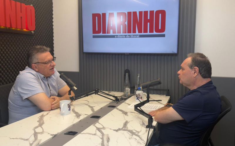 O reitor da Univali, o Sabiá, ops, Valdir Cechinel, participou do Desembucha JC. Assista no youtube.com/@DesembuchaJC (foto: Musa dos olhos coloridos)