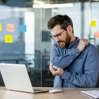 A dor que você acha comum pode ser a chave da sua aposentadoria antecipada