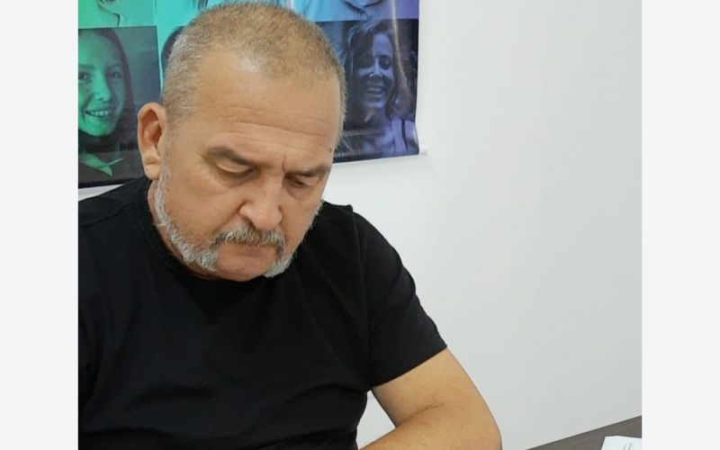 O vereador de Penha, o senhor dos anéis, Ferrão Vailatti (UB), enalteceu pasquim pra atacar o governo do prefeito Luizinho Américo (PL)