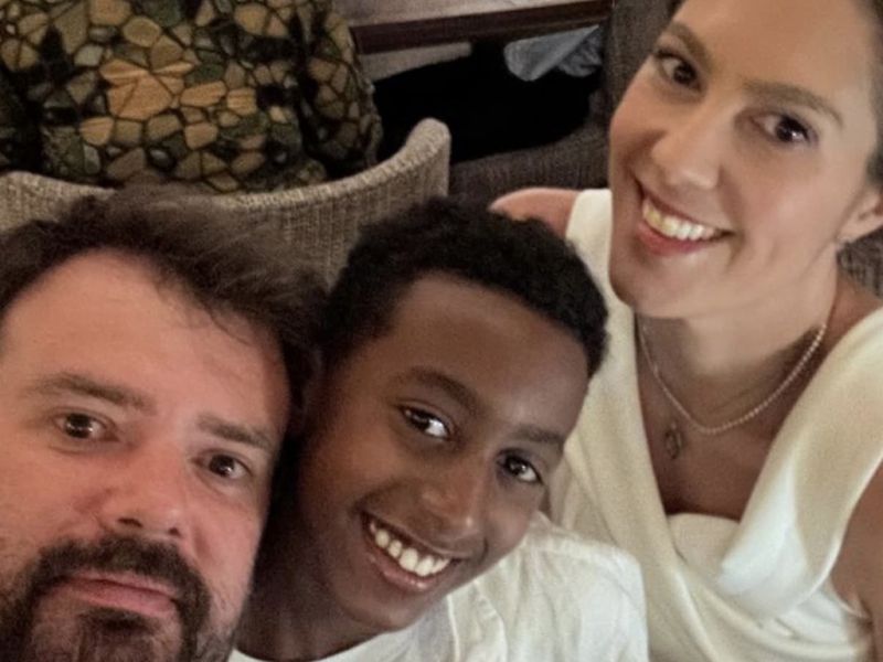 Daniel e Daniela com o filho Davi Ribeiro Quentel, em Cape Town, na África do Sul. Aliás a Dani comemora seu niver no próximo dia 13. Parabéns!