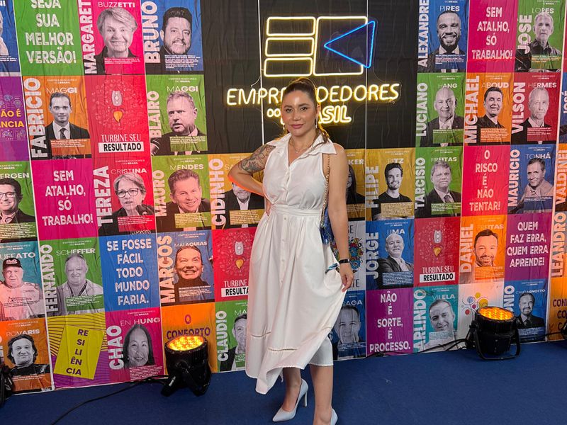 Empreendedores do Brasil- No último sábado, o Empreendedores do Brasil, evento organizado pelo ex-senador Cidinho Santos, em BC, reuniu um grupo seleto de políticos, empresários do agronegócio e outras lideranças brasileiras. A designer de interiores e empreendedora, Juci Perazza, de Balneário Camboriú, marcou presença em mais esta edição. O evento contou com show particular de Gusttavo Lima, Alexandre Pires, César Menotti & Fabiano, e Guilherme, da dupla Guilherme & Santiago. (foto: divulgação)