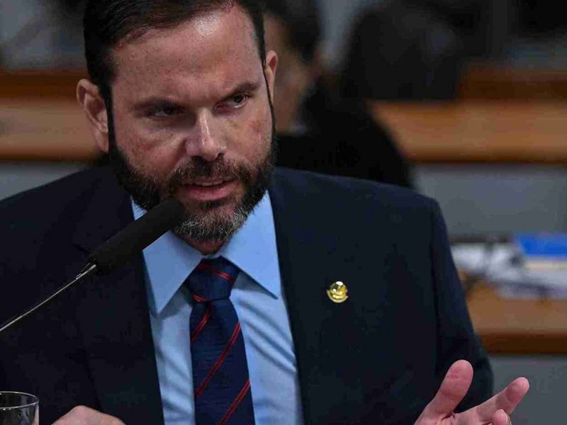 Seif - A presidente do TSE, Cármen Lúcia, marcou para o próximo dia 5 o prosseguimento da sessão de julgamento do recurso no processo em que é pedida a cassação do mandato do senador Jorge Seif Júnior (PL). Seif é acusado de abuso de poder econômico nas eleições de 2022, pela coligação Bora Trabalhar (PSD, Patriota e União Brasil). (Arquivo/Senado Federal)