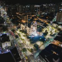 Luz sagrada na cidade viva