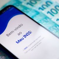 Você se aposentou entre 2019 e 2022? Pode ter dinheiro para receber do INSS