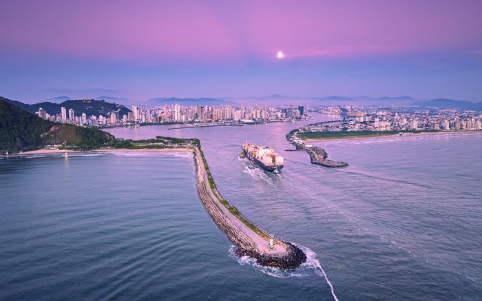 Entre marés e astros