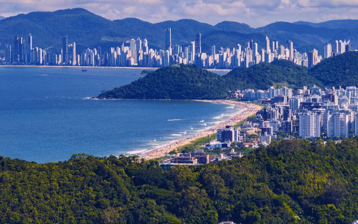 Entre a Brava e o gigante