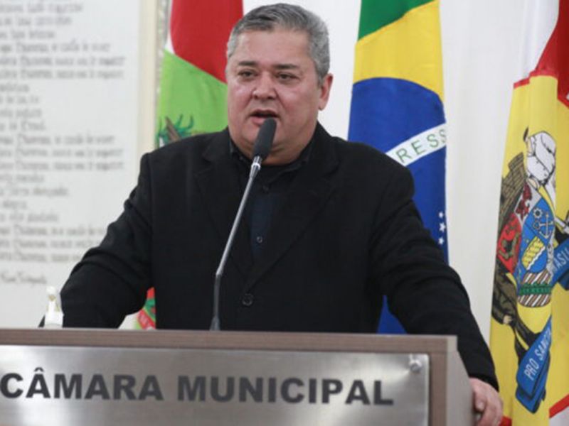 Prática nefasta. Polícia Civil dá atraque no gabinete do vereador de Blumenau, Almir Vieira (PP), sob suspeita de fazer rachadinhas com cargos indicados