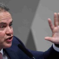 Ministro que promete ajudar SC vai deixar o cargo