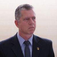 Farinha pouca, meu pirão primeiro