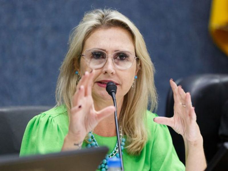 Não sabia! A vereadora BBB, Anna Carolina (PSDB), durante homenagem a um servidor, disse que não sabia quem era o prefeito Frederico. Frederico Olindio de Souza foi prefeito de Itajaí de 1973 a 1976. Era melhor não ter dito nada...