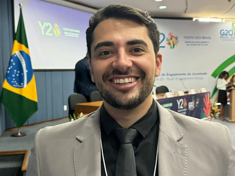 Assim não dá! Assim não phode! Vereador Gui Cardoso (PL), de BC, alerta pro fato dos busões digrátis estarem chapados de turistas de excursão e moradores e trabalhadores ficam no “pé dois”