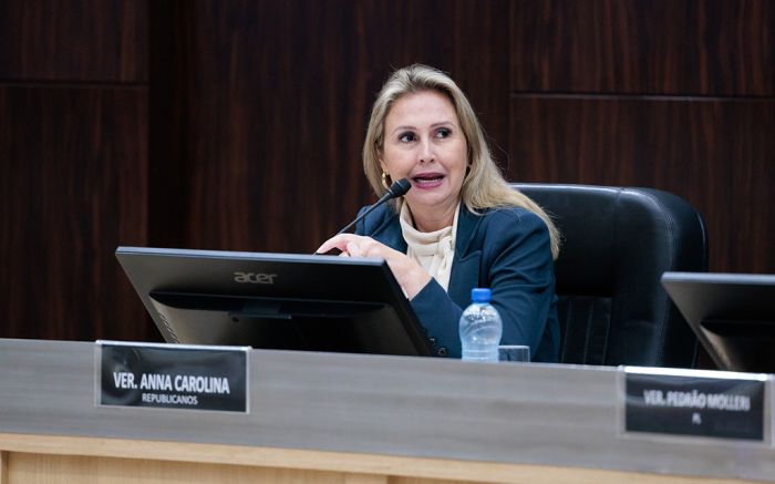 Vereadora Anna quer que colegas trabalhem