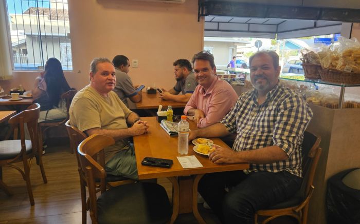 Emídio e João tomam café com o JC