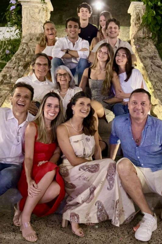 Família Silva reunida, bem do jeitinho que eles gostam e eu amo apreciar: Jorge e Eliza, Paula e Oncinha, Dolor e Ângela, Clara, Helô e Pedro, João, Maria, Mateus e Maria Carolina
