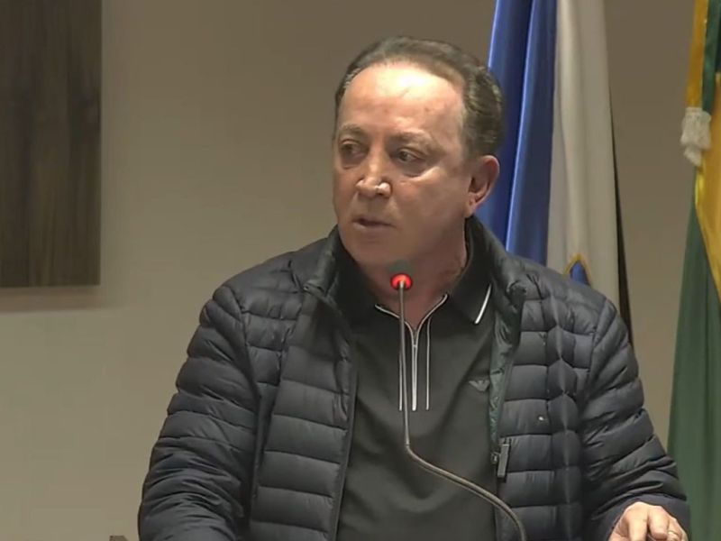 Ai, Jisus! O melhor do melhor do mundo, Auri Pavoni, afirma que catingueira de merda na Barra Sul não tem solução (foto: divulgação)