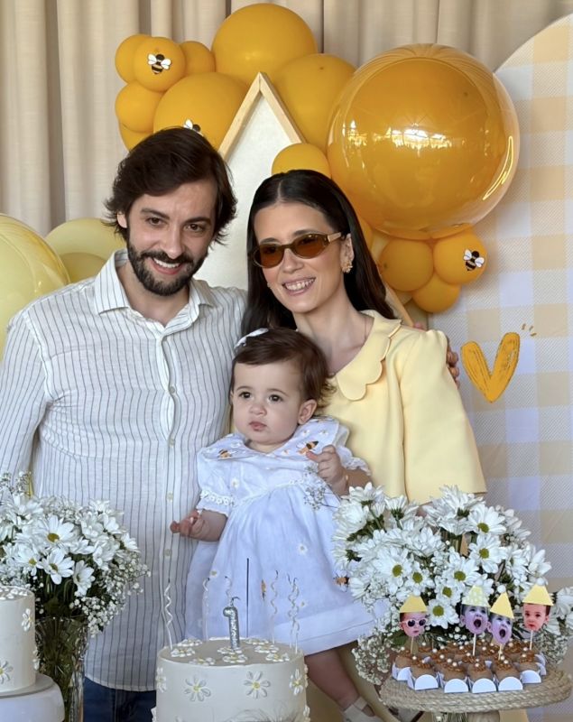 Baby Pipa, a linda filhinha de Melina Rebello e Sírio Filho, comemorou com amiguinhos e familiares seu primeiro aninho de vida. Felicidades à pequena! 