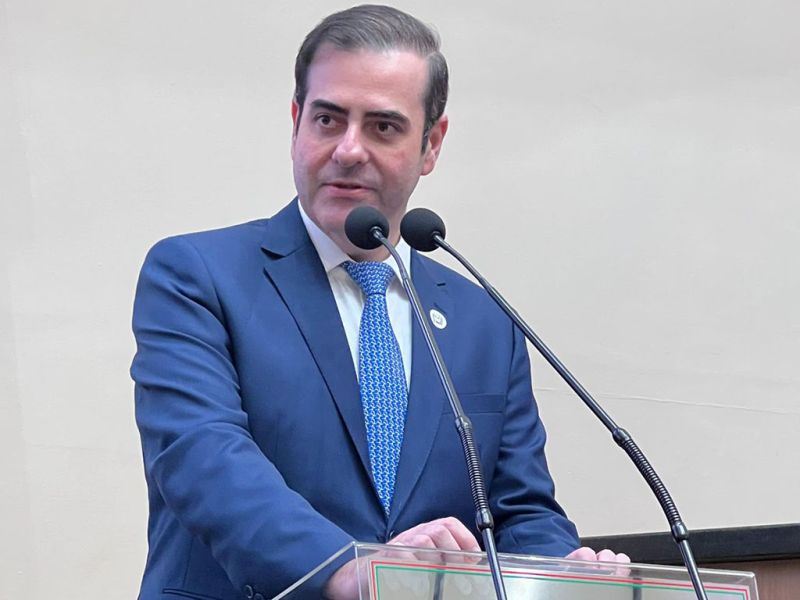 Presidente estadual do MDB, Carlos Chiodini, o Xoxodini, se posicionou em nota contundente por conta de lideranças da sigla estarem de chamego com o governador Jorginho Mello (PL): “Querem o partido irrelevante ou forte como já foi um dia?” Eitcha!