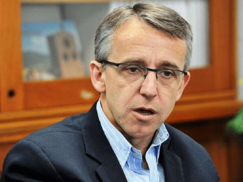 O ex-prefeito da galega Blumenau e pré-candidato a deputado estadual, Mário Hildebrandt, permaneceu no PL e em vez de fazer dobradinha com um liberal que vai a federal, vai apoiar a vice-prefeita do Republicanos