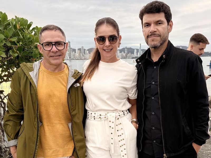 Alexandre Padilha (OneSpot), Aline Righi (Almeida Junior) e Fabio Quintana (Balneário Shopping)