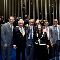 Comitiva catarina prestigia posse no Senado Federal