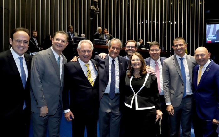 Comitiva catarina prestigia posse no Senado Federal