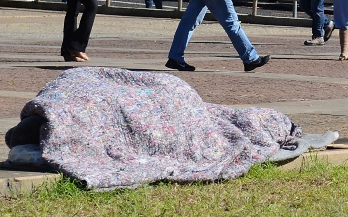 TCE/SC cobra atenção à população em situação de rua