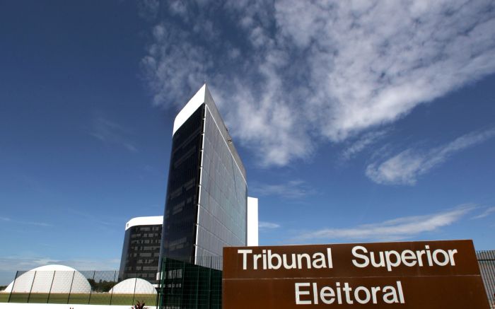 Quase R$ 5 bilhões no bolso dos partidos