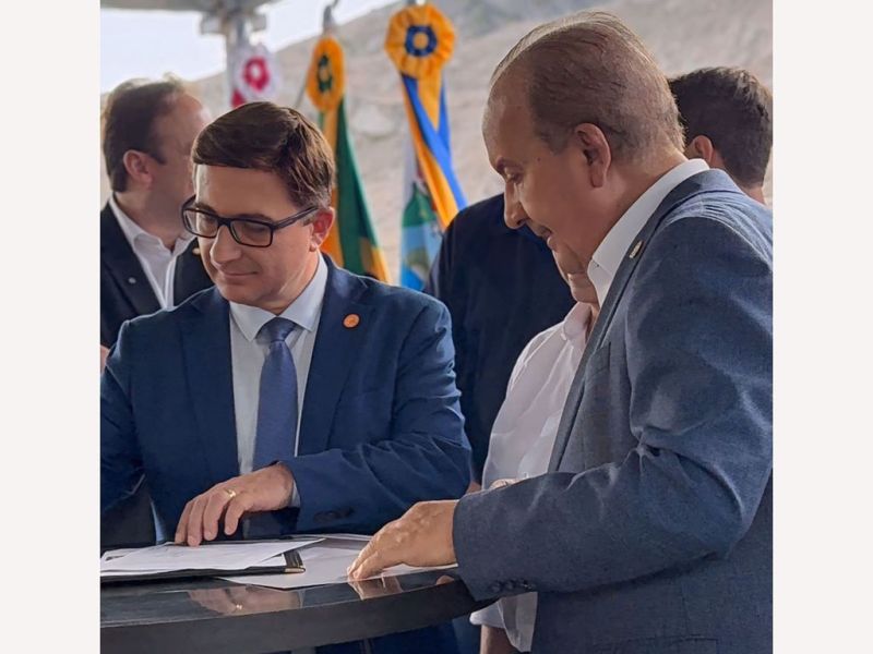 O deputado estadual Junior Cardoso, o Peruca (PL), participou da assinatura da ordem de serviço para a pavimentação do trecho da SC 102 na estrada do Morro do Encano, em Itapema