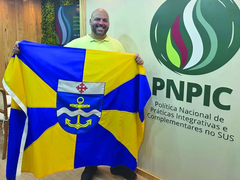 O vereador serelepe Cristiano Klaus Fischer (PRD) esteve na Bahia no Congresso Nacional de PICS. Cris comenta que reforçou por lá que Itajaí se mantém como referência em atendimento com Práticas Integrativas no SUS na gestão do prefeito Robison Coelho (PL)