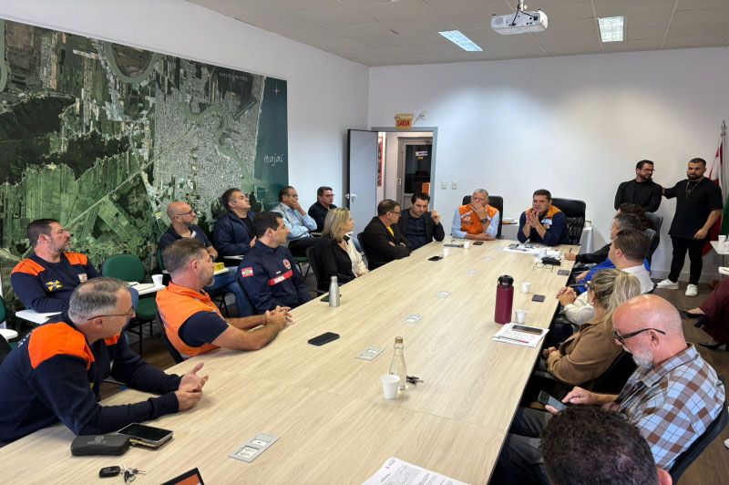 Importante saber que as reuniões do prefeito da city pexêra, Robison Coelho (PL), com a Defesa Civil, entre outros órgãos municipais e estaduais com relação à possibilidade de eventos climáticos decorrentes do El Niño, têm planejado ações pra mitigar os efeitos medonhos do fenômeno  (foto: divulgação)