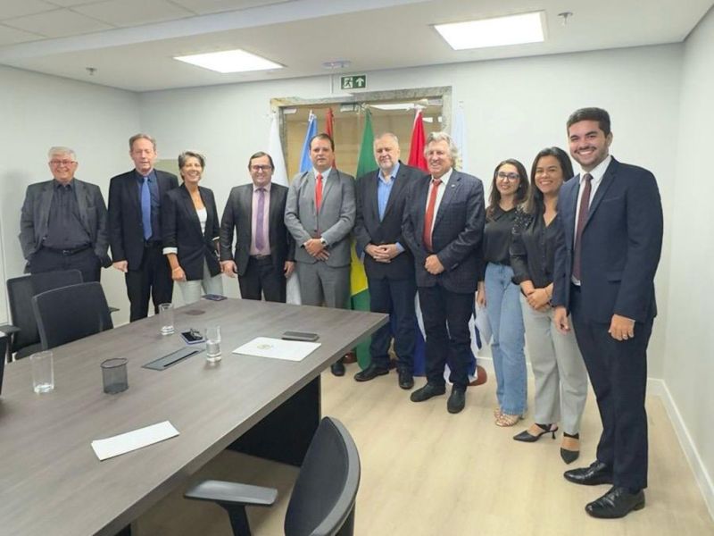 Cerca de 30 pessoas serão homenageadas na ‘Leléia’ nesta quinta-feira, em evento alusivo aos 142 anos de Camboriú. A proposta é dos deputados Carlos Humberto (PL) e Júlio Garcia (PSD). O prefeito Pavan (PSD) e o presidente do legislativo, Fabianinho (PL), esticarão o gogó falando em nome dos homenageados (foto: divulgação)