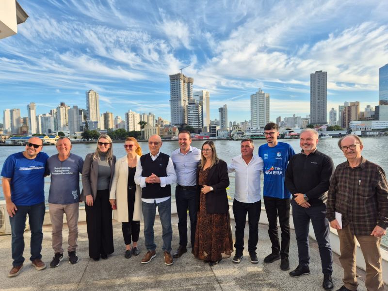O senador turco-careca Esperidião Amin (PP) esteve em Navega City, visitando o prefeito Ricardo Ventura, o Risadinha (PP), vereadores e lideranças 