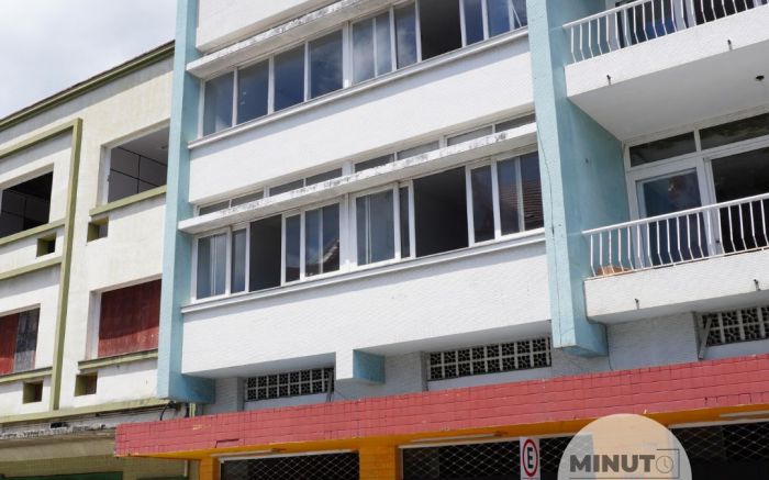 Demolições na Lauro Müller devem preservar fachadas de prediozinhos antigos