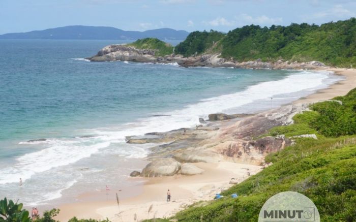 Federação reage à proibição na primeira praia de naturismo do Brasil