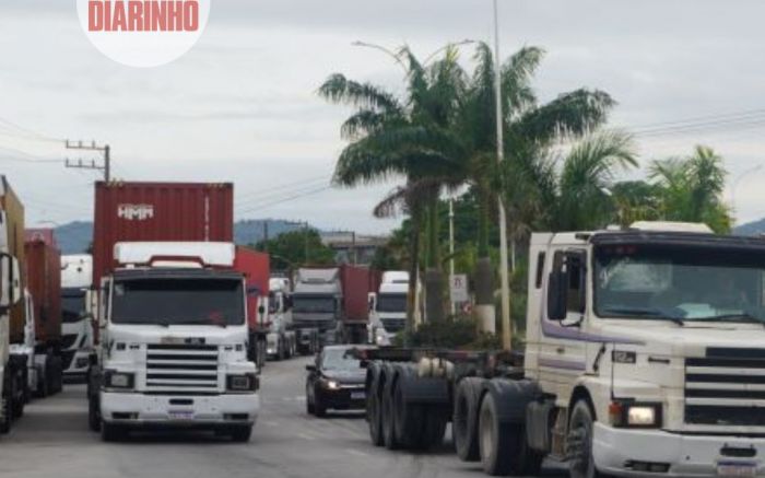 Caminhoneiros podem parar em Navegantes contra “Rota dos caminhões” 