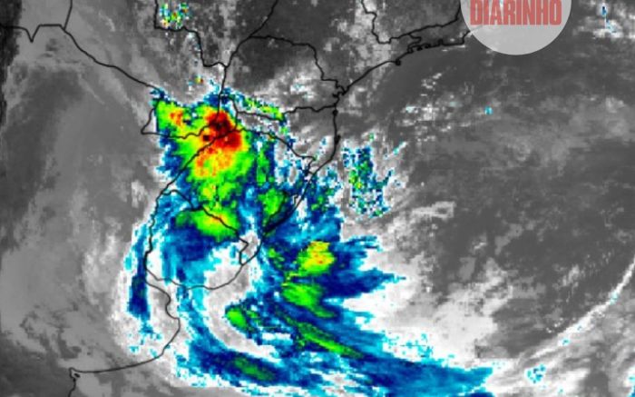 Depois da chuvarada, ciclone chega ao litoral